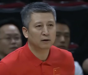 体育赛事社区-中国男篮半场落后中国台北1分！赵继伟2记三分，余嘉豪9分5篮板