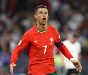 停不下来！40岁C罗打进个人国家队第139球，也是生涯第941球